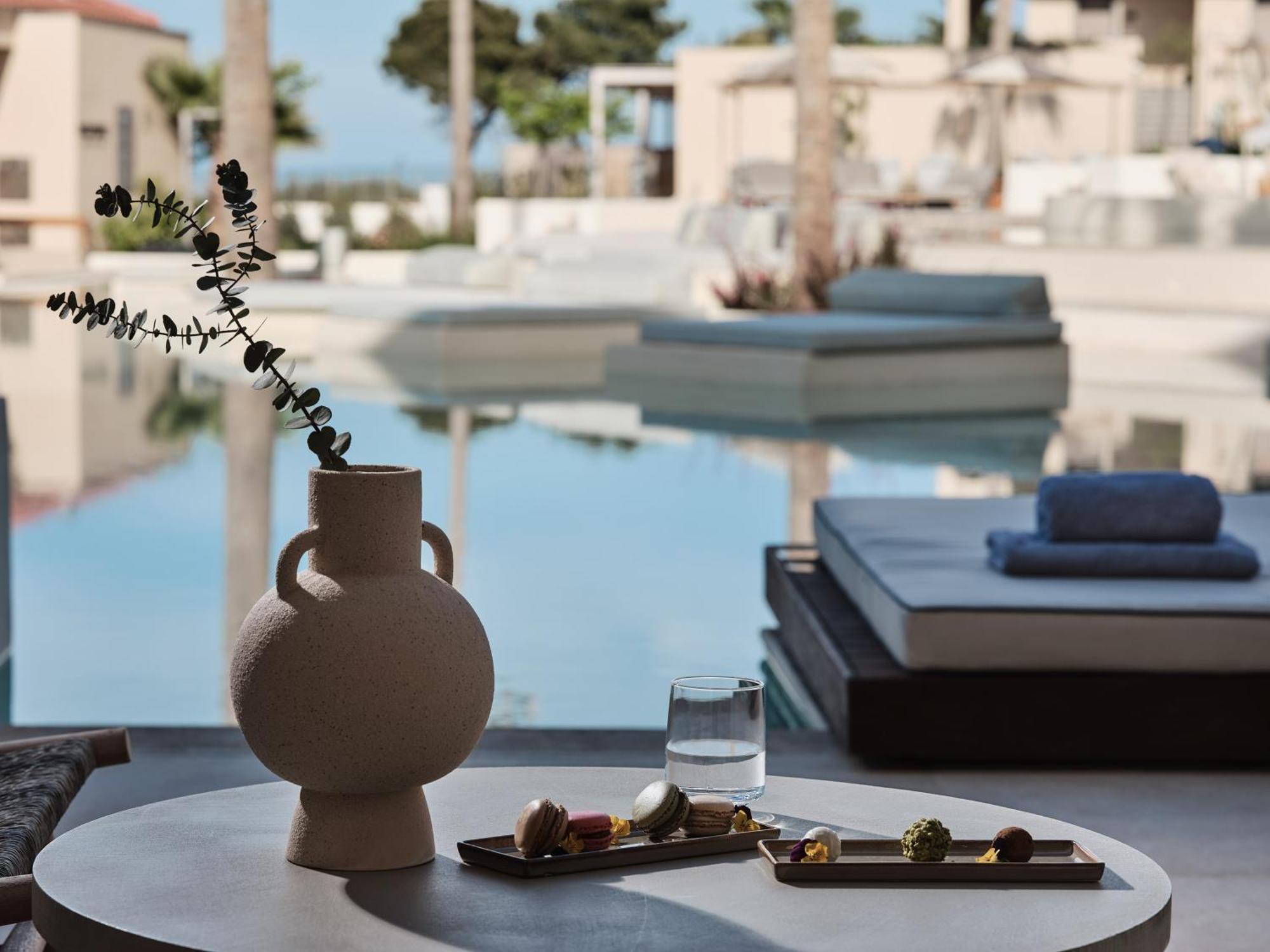 Hotel Cora &